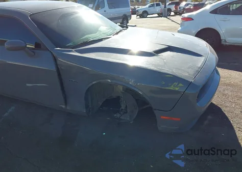 2018 Dodge Challenger R/T z USA, uszkodzony, nr VIN 2C3CDZBT4JH288376